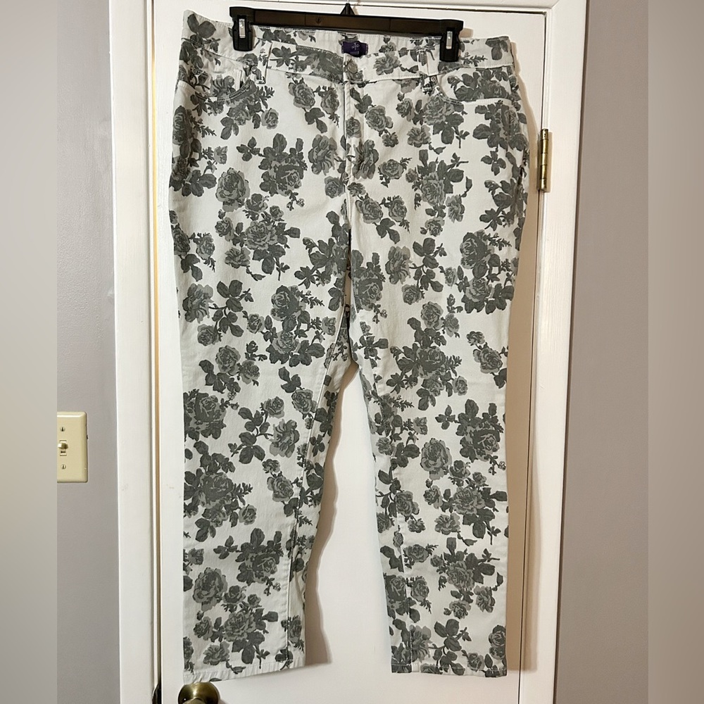 NYDJ Gray and White Floral Jeans- Plus Size